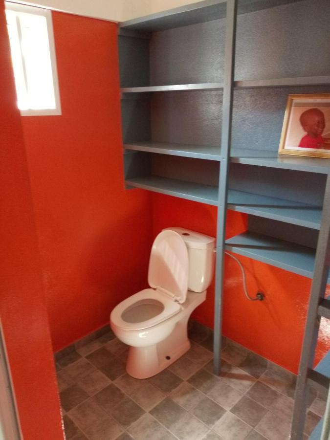 Maison Charlotte Forever Chambre D'Hotes Chez Un Couple Belgo Togolais Ломе Экстерьер фото